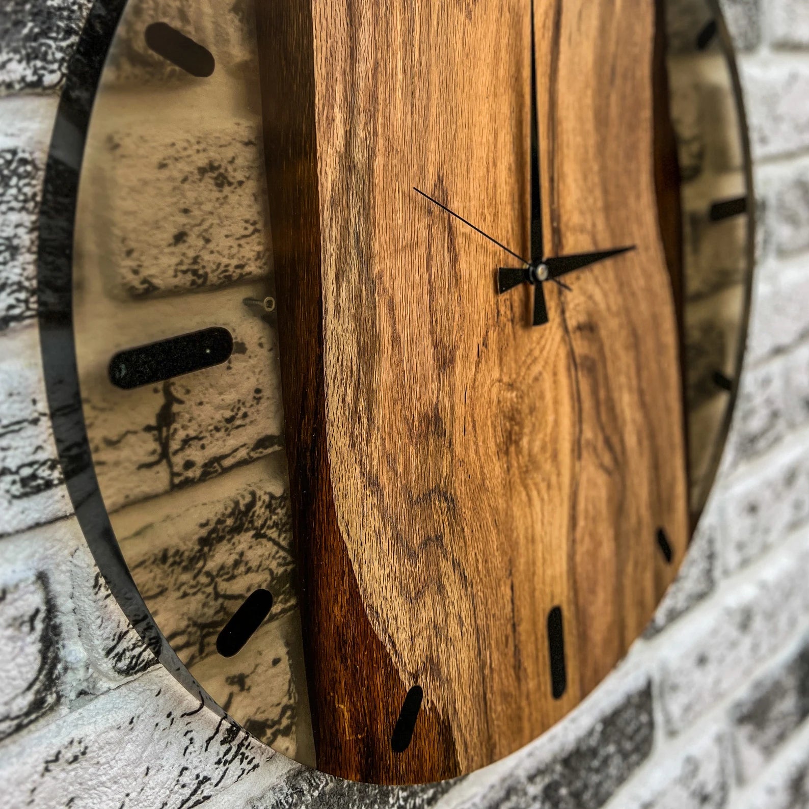 Big Wooden Clock with Resin Design - Large Epoxy Wall Clock, Rustic Rosewood Tree Wood Clock, Handmade Wooden Resin Clock for Home Décor, Customizable Epoxy Wooden Clock-Wall Clock-BEESARI