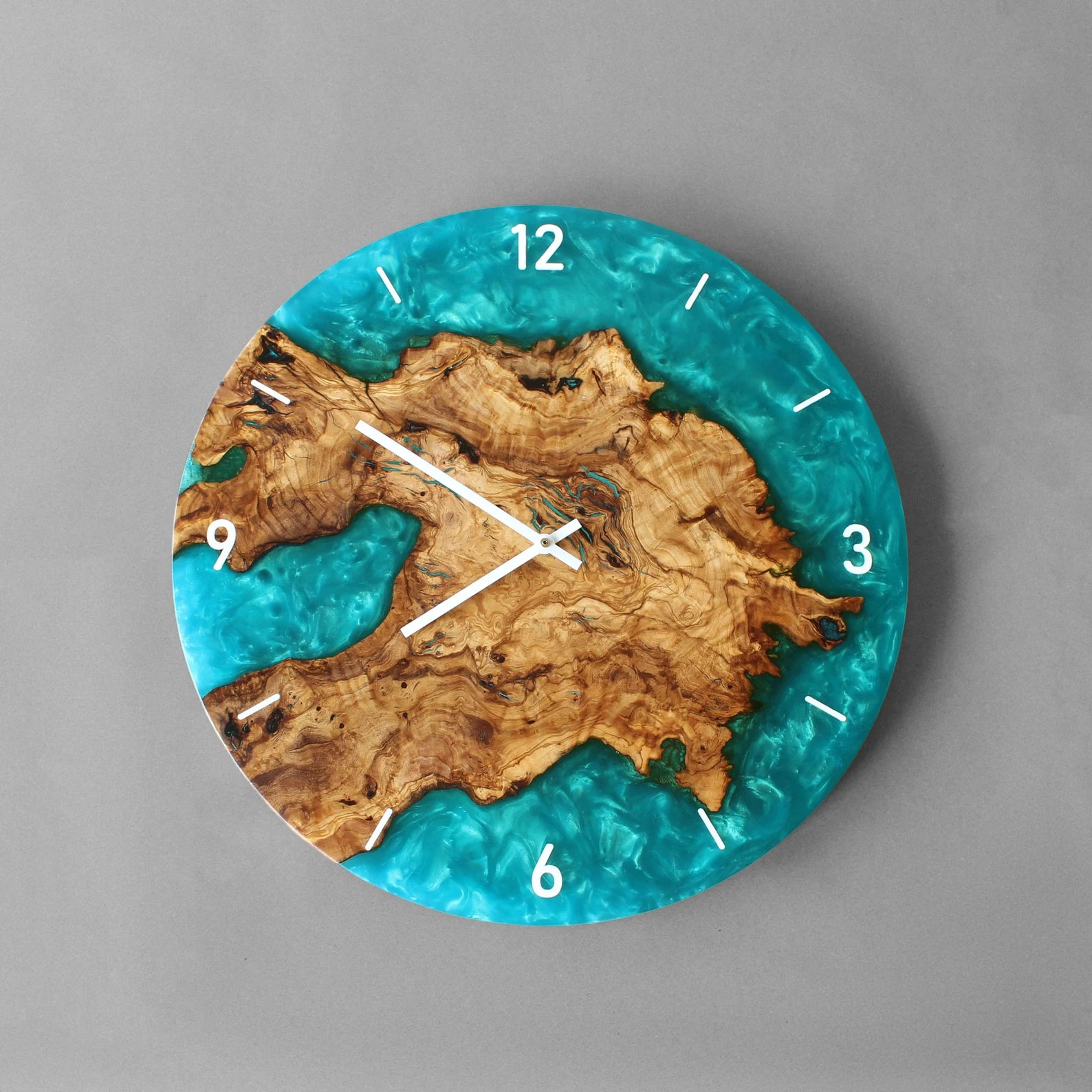 Custom Blue Resin & Rosewood Wood Wall Clock – Handmade Live Edge Epoxy Clock, Made to Order Resin and Wood Wall Clock, Unique Housewarming Gift, Rustic Home Décor Clock-Wall Clock-BEESARI