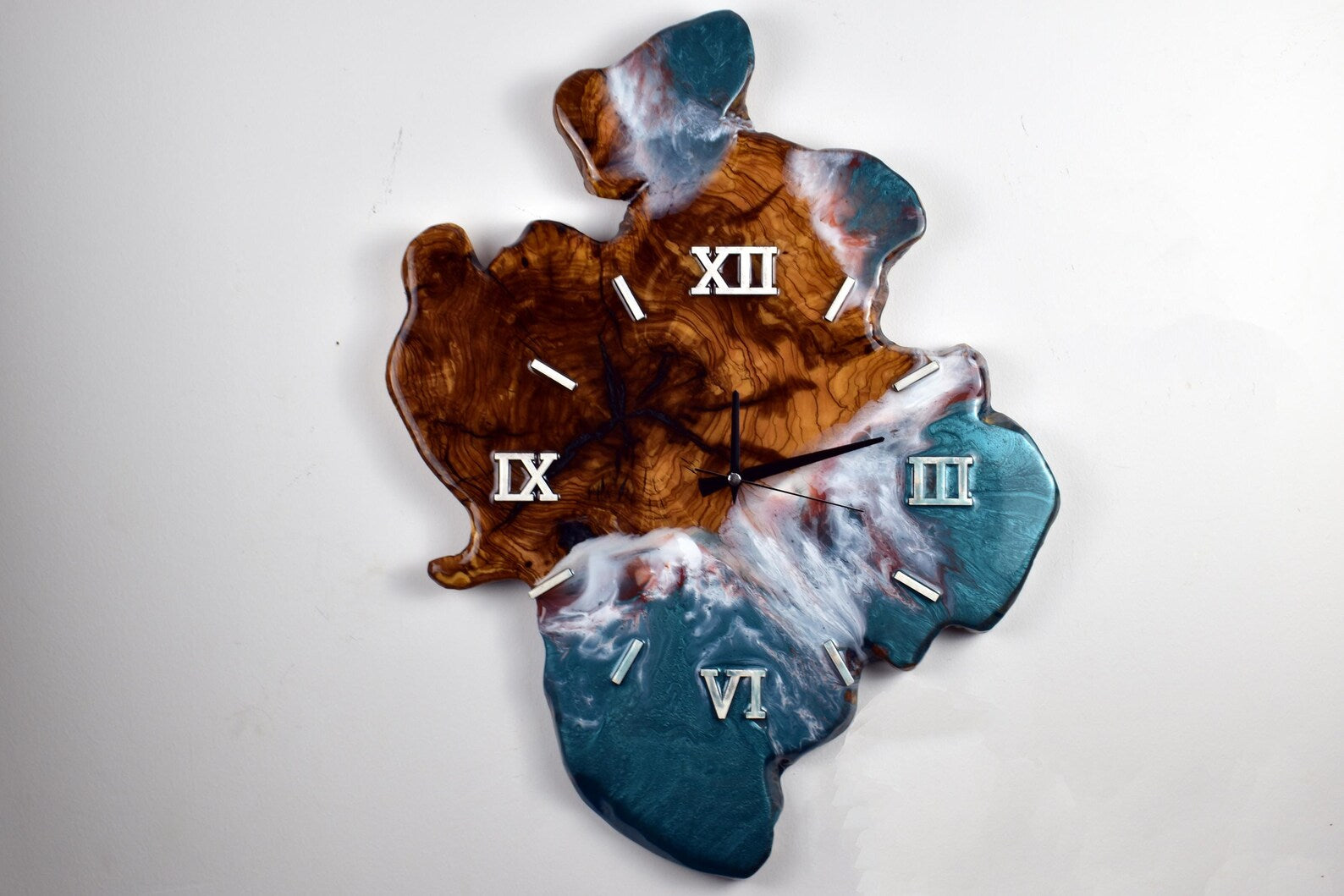Custom Made Live Edge Rustic Rosewood Wall Clock - Epoxy Resin Ocean Art, Personalized Gift, Unique Olive Wood Wall Clock with Resin Design for Home Décor-Wall Clock-BEESARI
