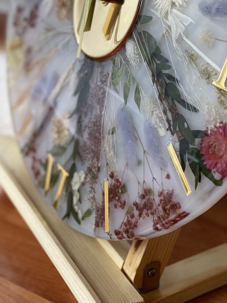 Elegant White Resin Wall Clock with Flower Artwork-Wall Clock-BEESARI