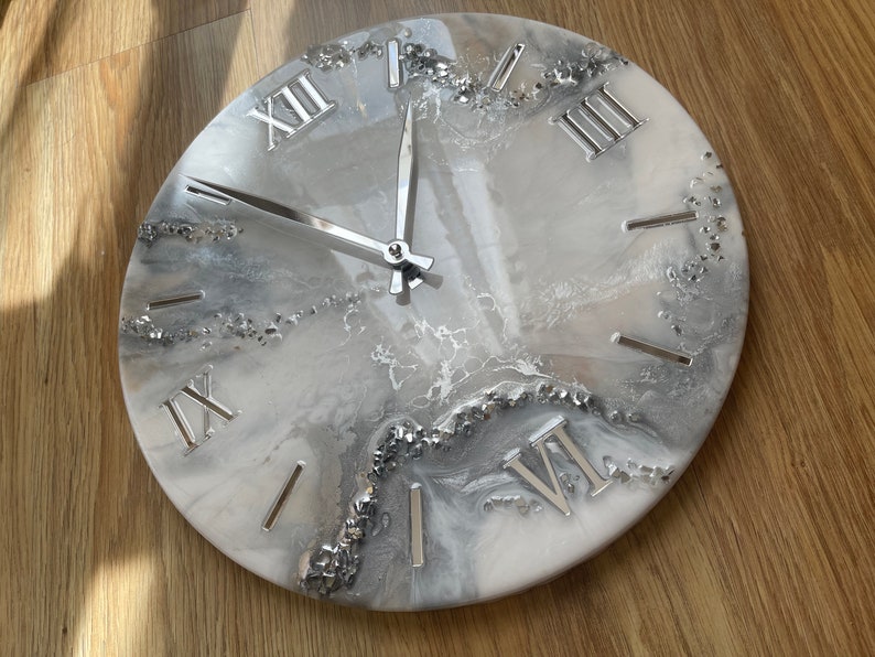 Handcrafted Epoxy Resin Art Wall Clock - Stylish and Unique Home Decor-Wall Clock-BEESARI