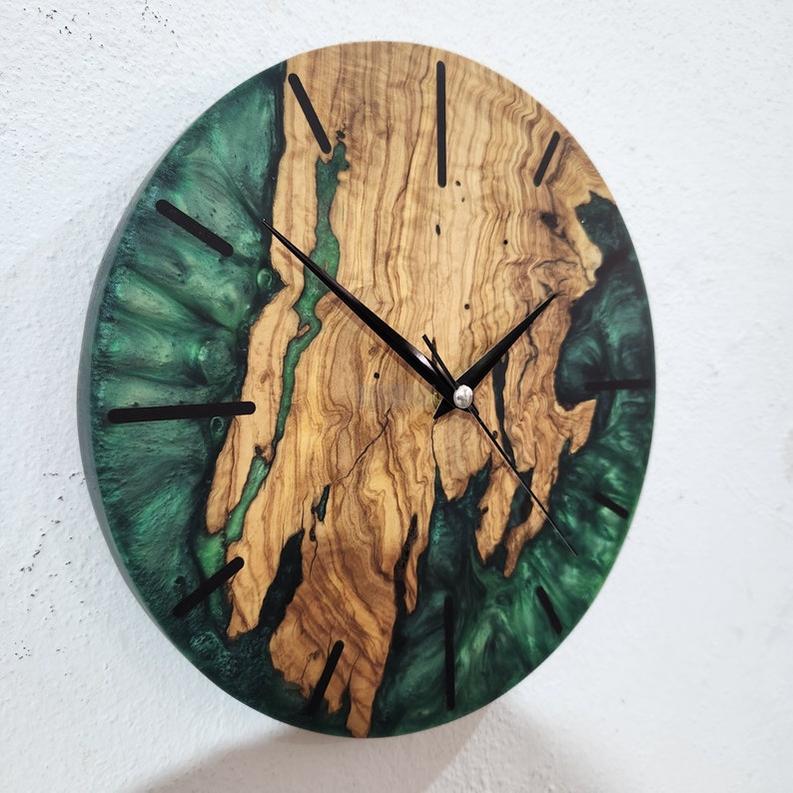 Handcrafted Green Resin Art Wall Clock - Custom-Made Epoxy Decor-Wall Clock-BEESARI