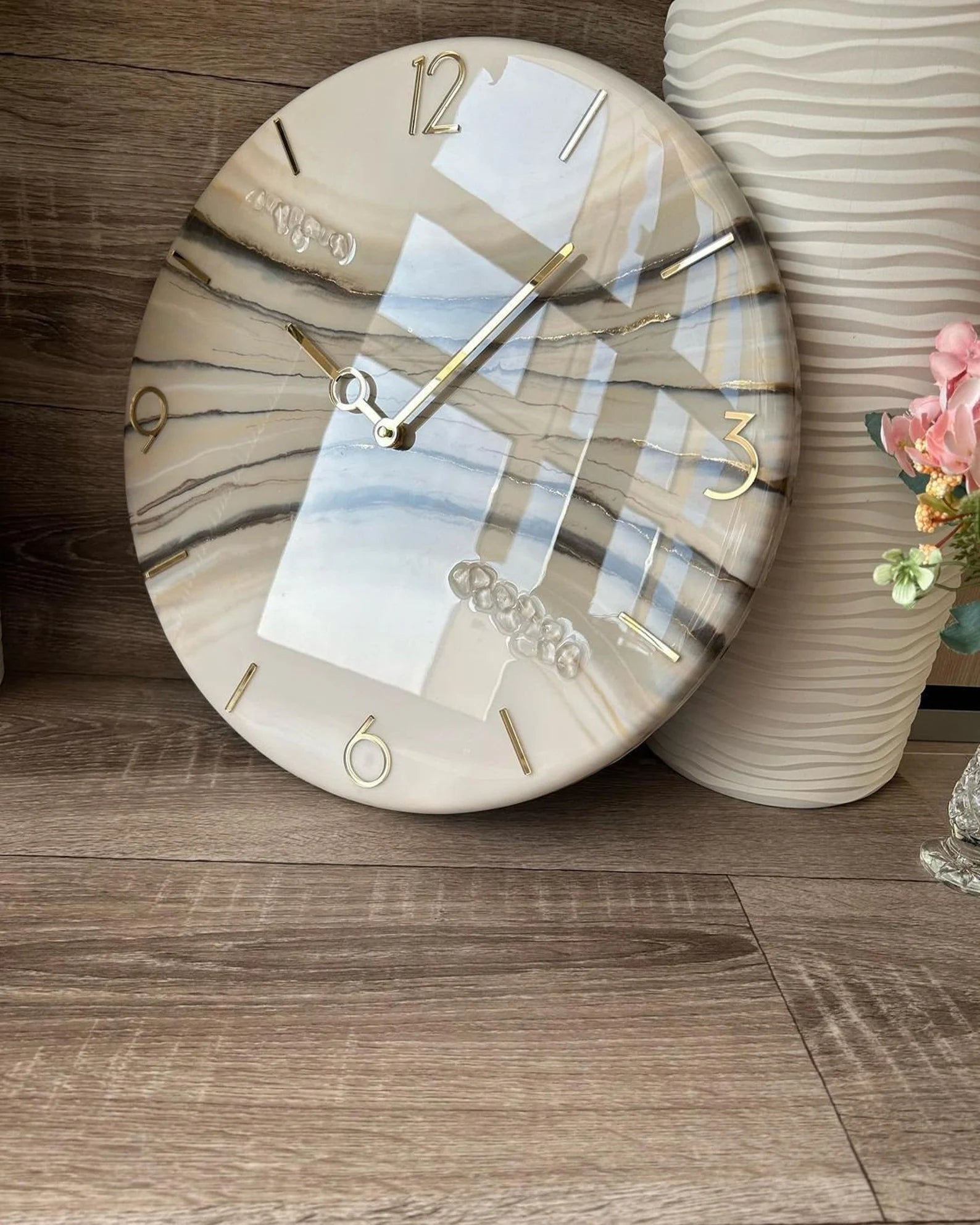 Handcrafted Off-White Resin Wall Clock with Elegant Brown Accents – Unique Stylish Home Decor, Modern Artistic Functional Wall Clock for Living Room & Office-Wall Clock-BEESARI