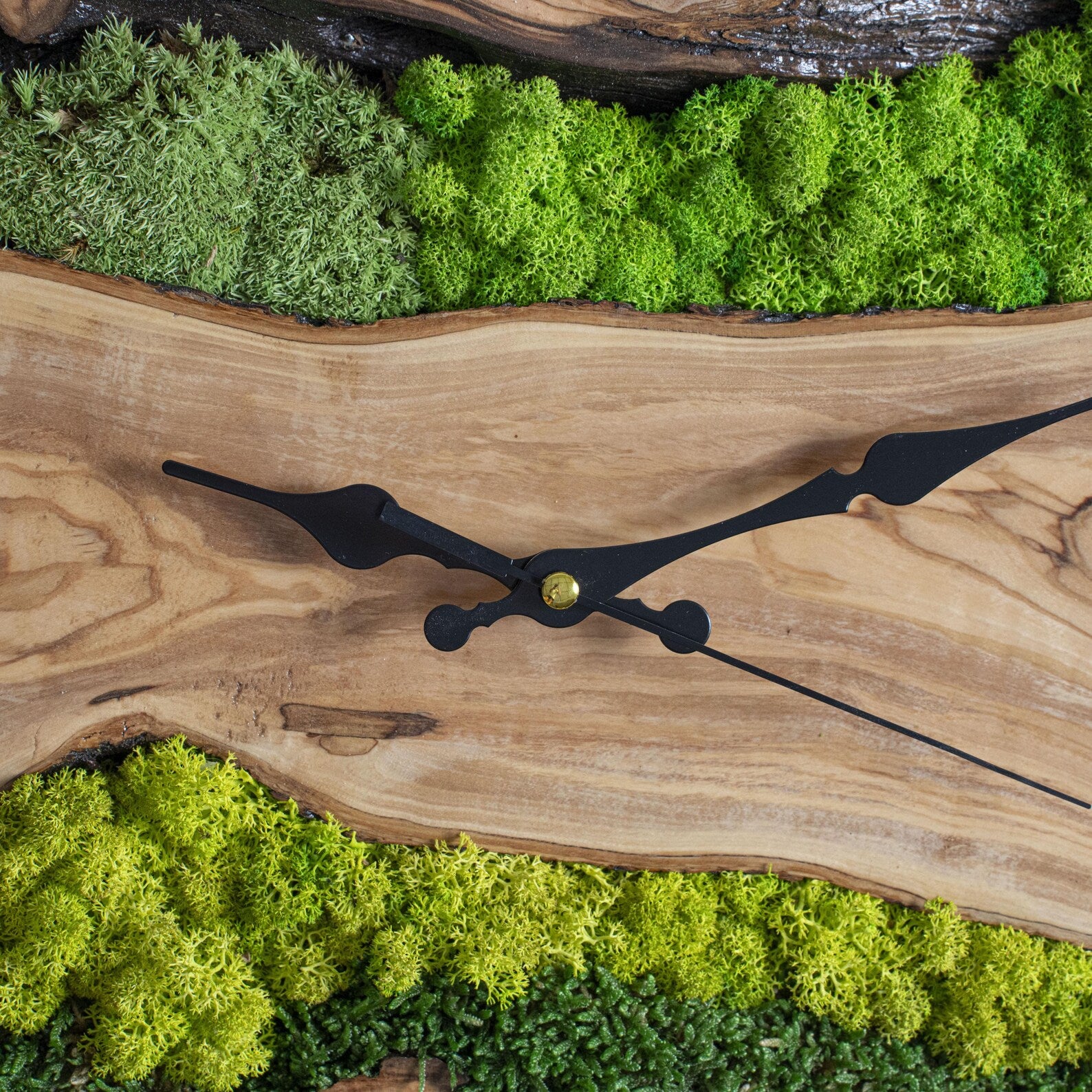 Handmade Moss and Olive Wood Wall Clock with Metal Frame – Preserved Stabilized Moss Wall Art Clock for Living Room, Bedroom & Office – Unique Valentine's Day Gift-Wall Clock-BEESARI