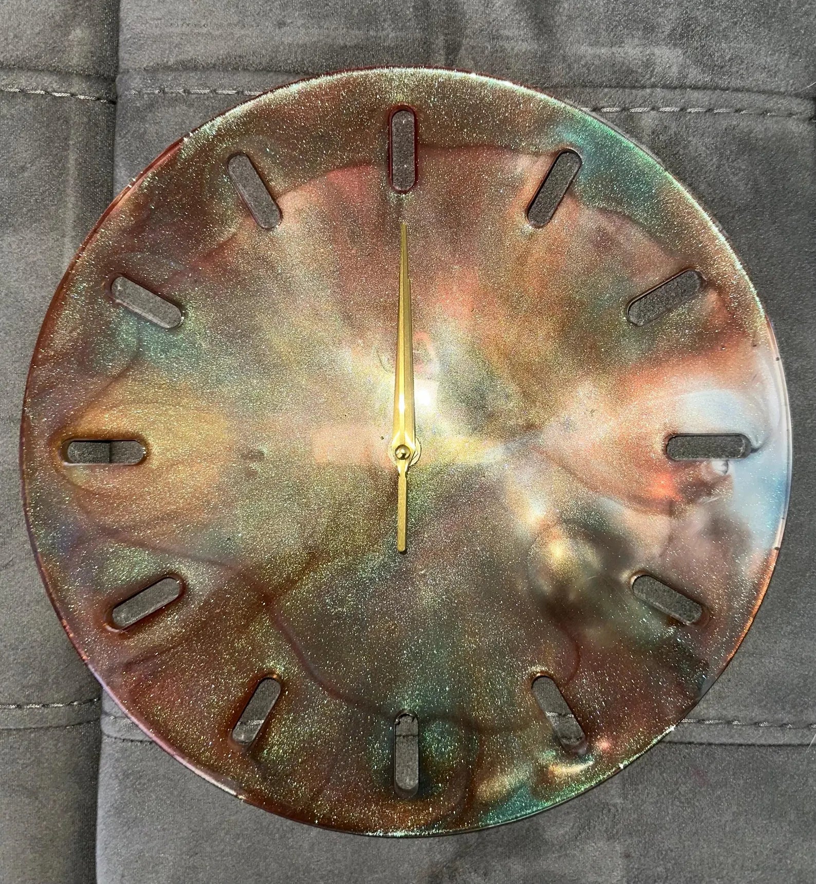 Handmade Resin Decor Clock – Unique Epoxy Resin Wall Clock – Modern Abstract Resin Art Clock – Large Wall-Mounted Decorative Clock – Luxury Personalized Home & Office Decor-Wall Clock-BEESARI