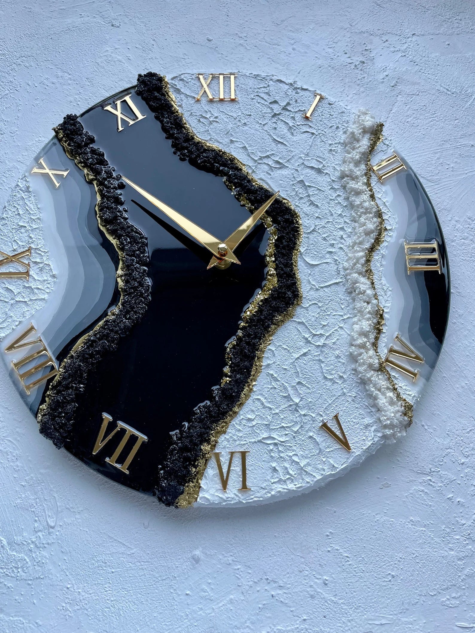 Handmade Resin Wall Clock – Black White Gold Art – Minimalist Wall Decor – Luxury Housewarming Gift – Modern Abstract Resin Art Clock-Wall Clock-BEESARI