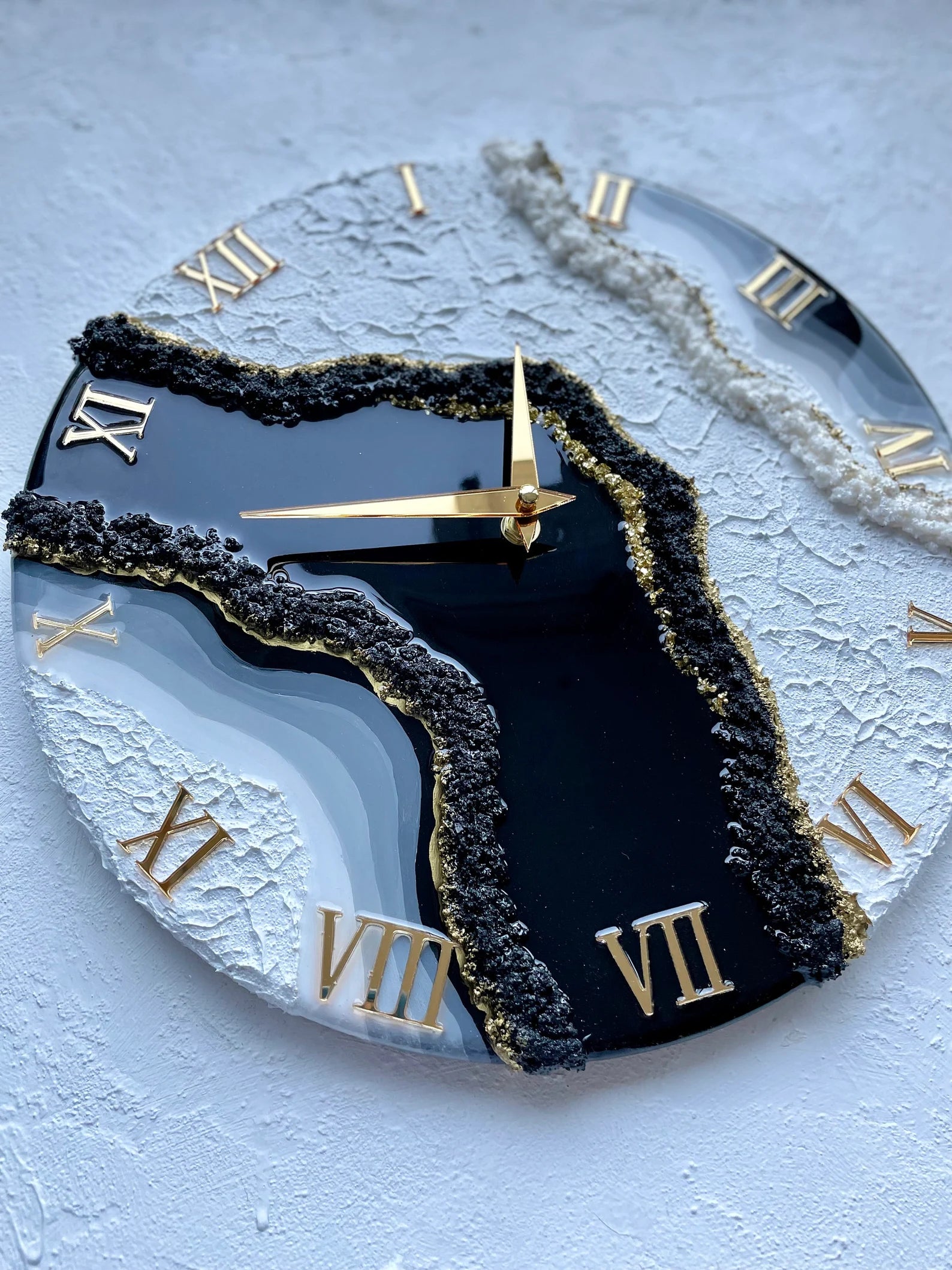 Handmade Resin Wall Clock – Black White Gold Art – Minimalist Wall Decor – Luxury Housewarming Gift – Modern Abstract Resin Art Clock-Wall Clock-BEESARI
