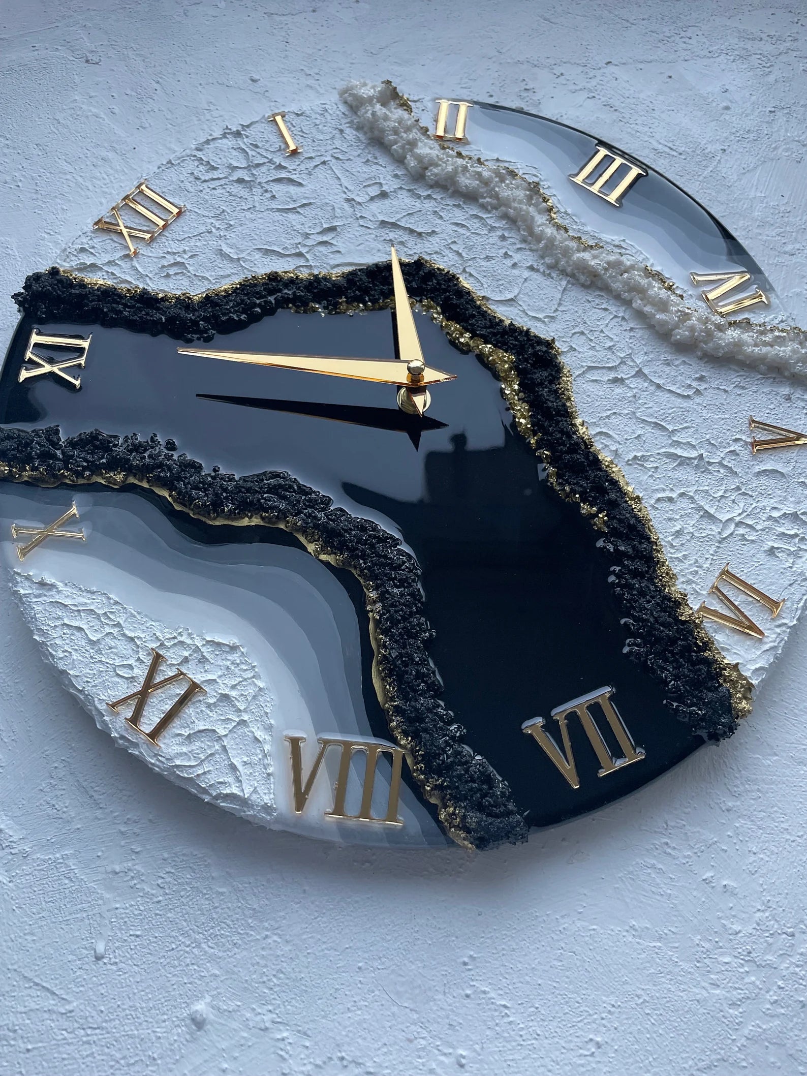 Handmade Resin Wall Clock – Black White Gold Art – Minimalist Wall Decor – Luxury Housewarming Gift – Modern Abstract Resin Art Clock-Wall Clock-BEESARI