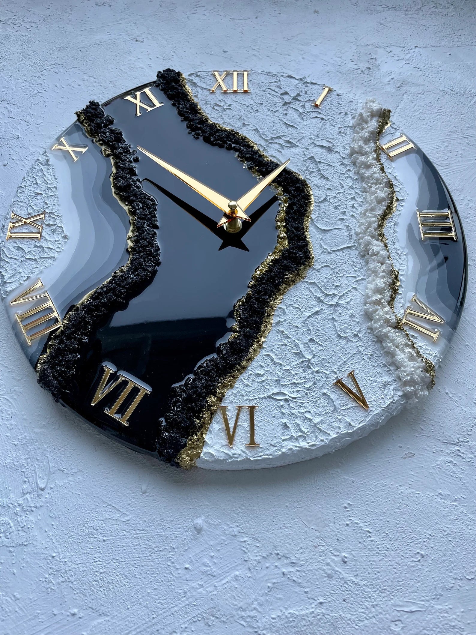 Handmade Resin Wall Clock – Black White Gold Art – Minimalist Wall Decor – Luxury Housewarming Gift – Modern Abstract Resin Art Clock-Wall Clock-BEESARI