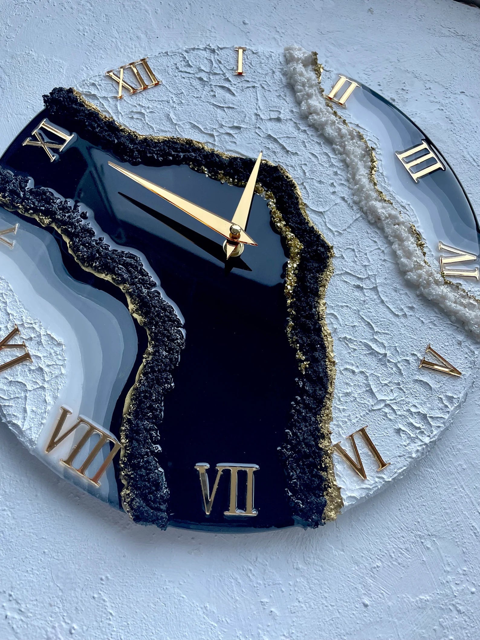 Handmade Resin Wall Clock – Black White Gold Art – Minimalist Wall Decor – Luxury Housewarming Gift – Modern Abstract Resin Art Clock-Wall Clock-BEESARI