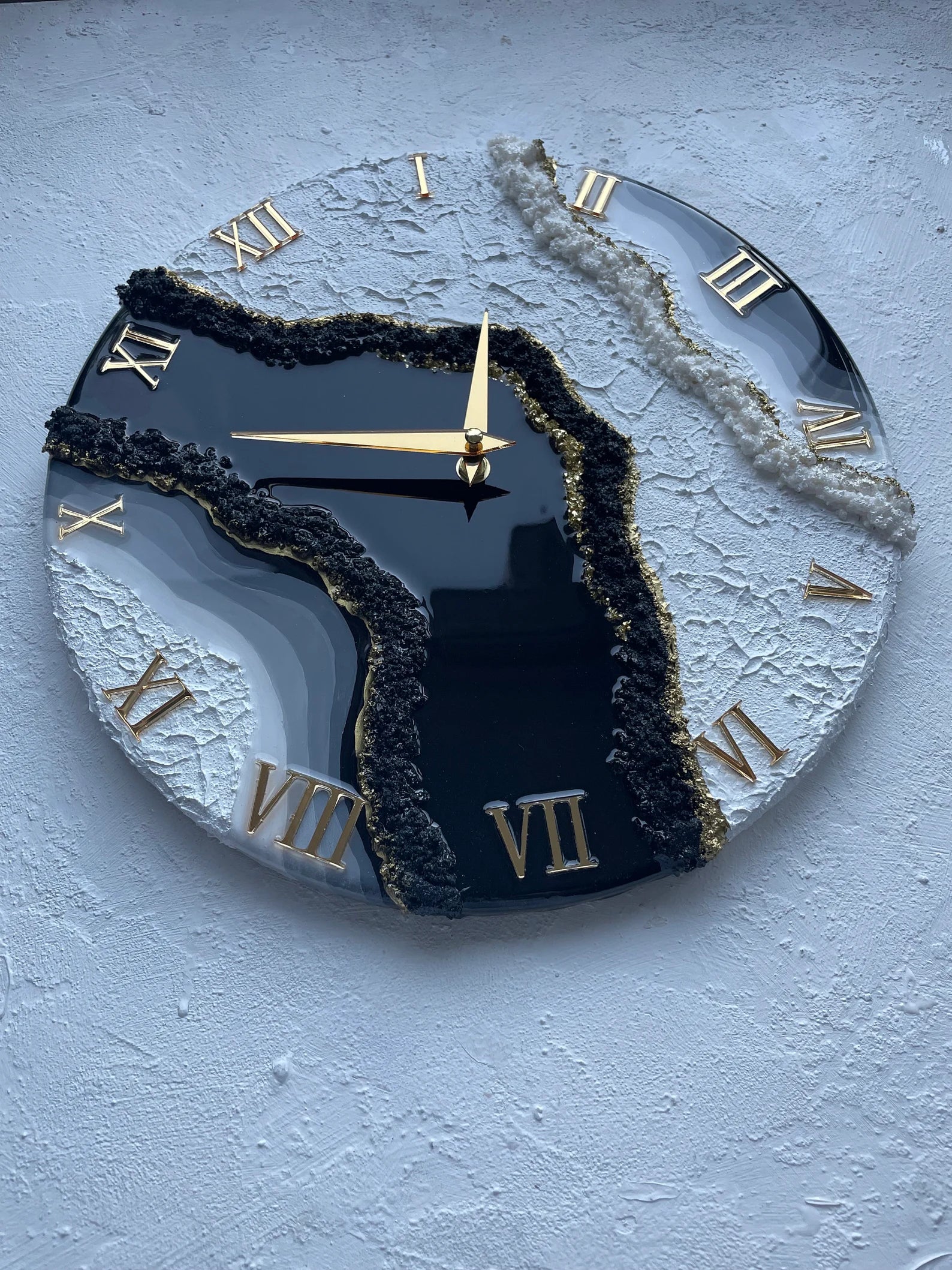 Handmade Resin Wall Clock – Black White Gold Art – Minimalist Wall Decor – Luxury Housewarming Gift – Modern Abstract Resin Art Clock-Wall Clock-BEESARI