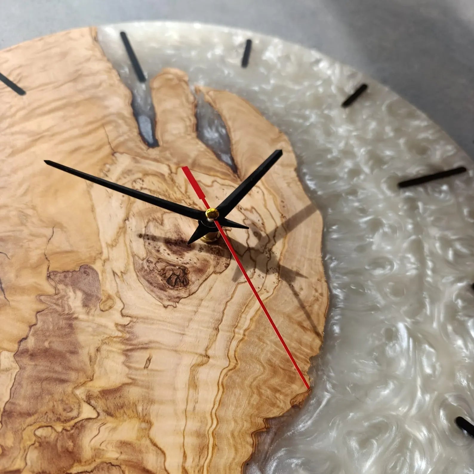 Handmade Resin Wall Clock – Custom Epoxy Wall Clock with Rosewood – Modern Wall Clock – Unique Olive Wood Resin Clock for Home Decor – Personalized Home Gift-Wall Clock-BEESARI