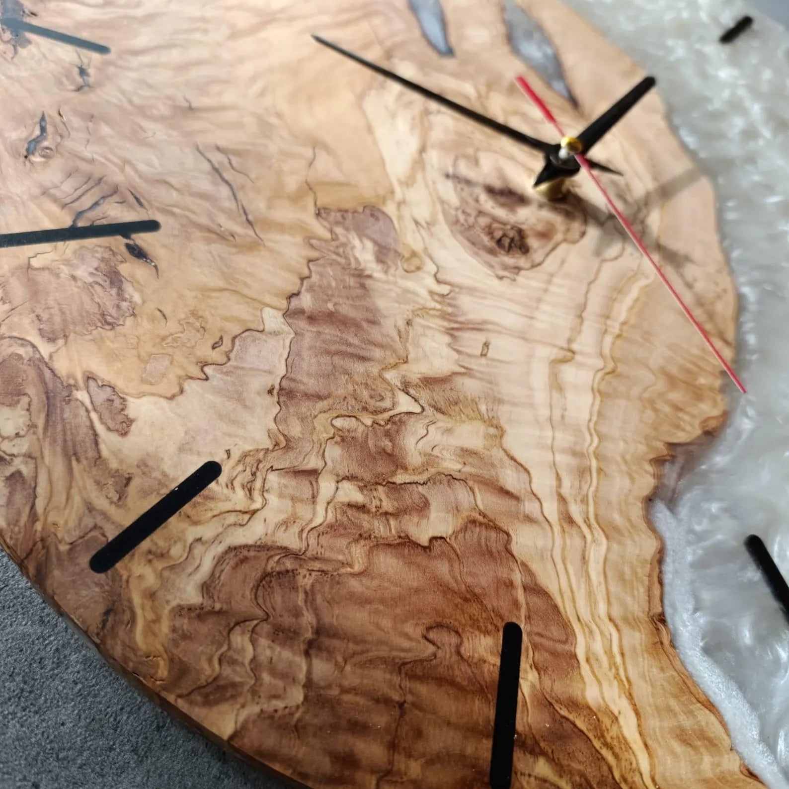 Handmade Resin Wall Clock – Custom Epoxy Wall Clock with Rosewood – Modern Wall Clock – Unique Olive Wood Resin Clock for Home Decor – Personalized Home Gift-Wall Clock-BEESARI