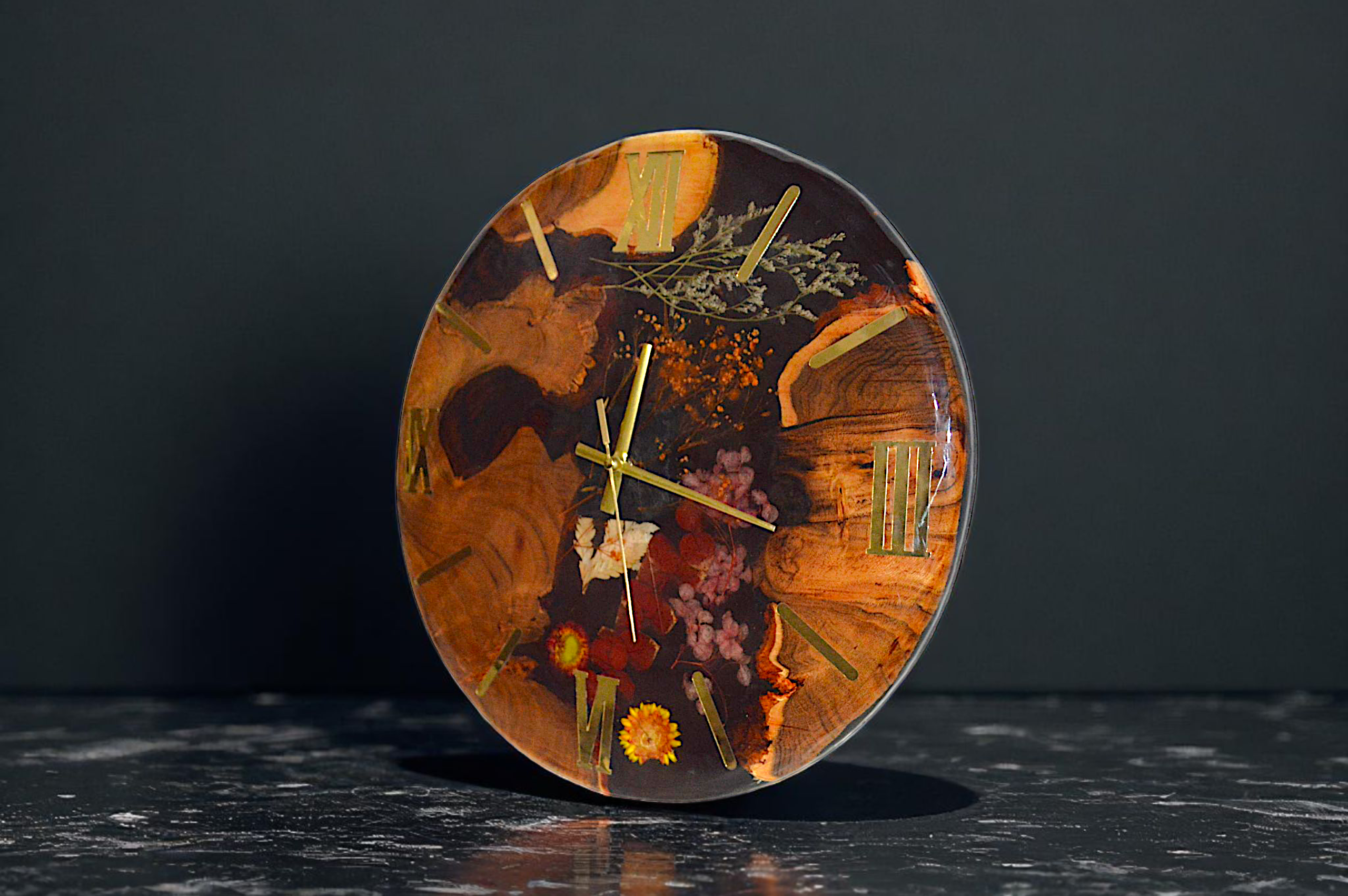 Handmade Resin and Wood Wall Clock with Flowers – Round Botanical Epoxy Art Clock with Roman Numerals, Rustic Floral Decor for Home, Office & Living Room