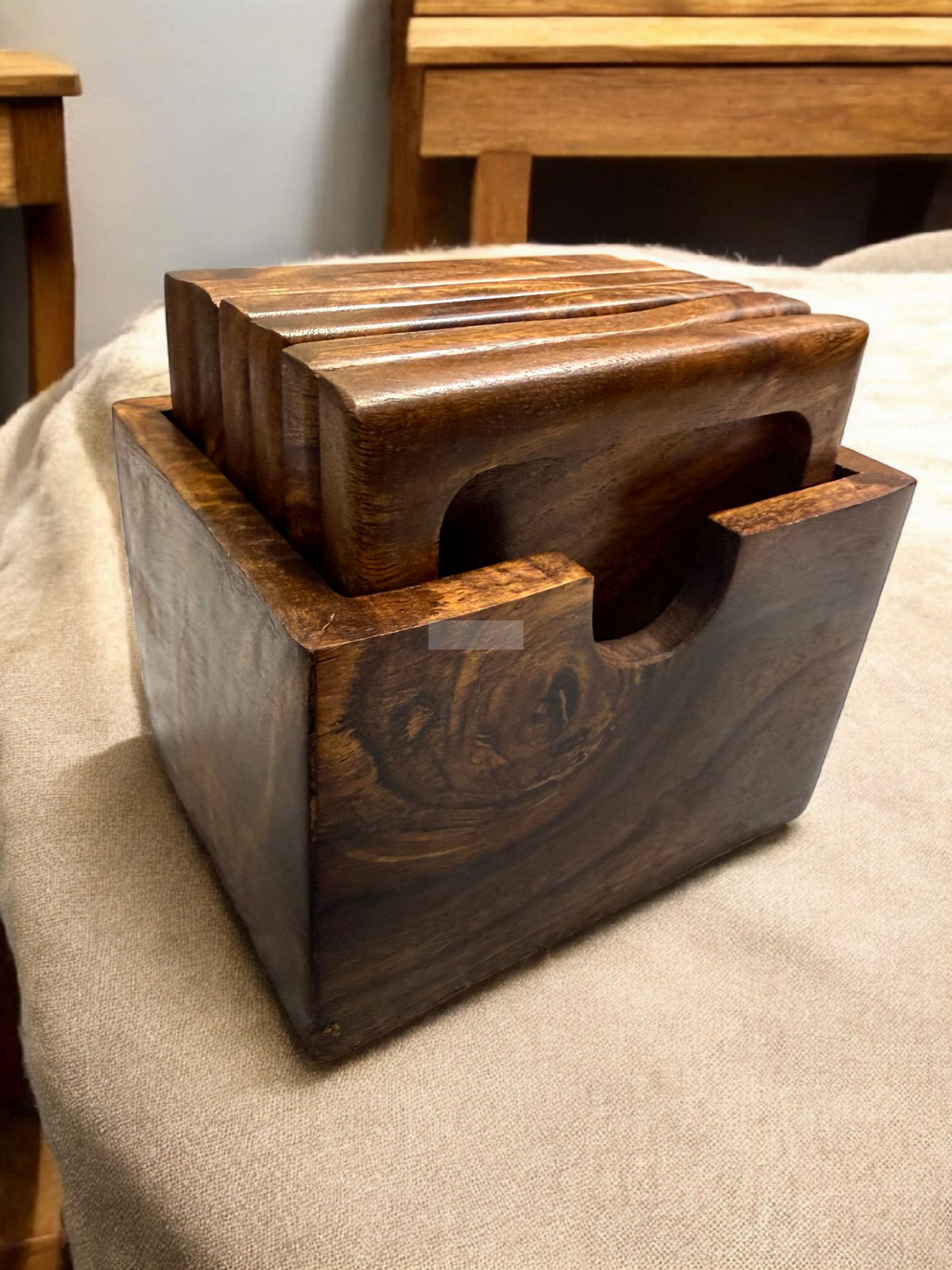 Modern Style Rosewood Cup Coasters – 4 & 6 Piece Sets for Home Décor