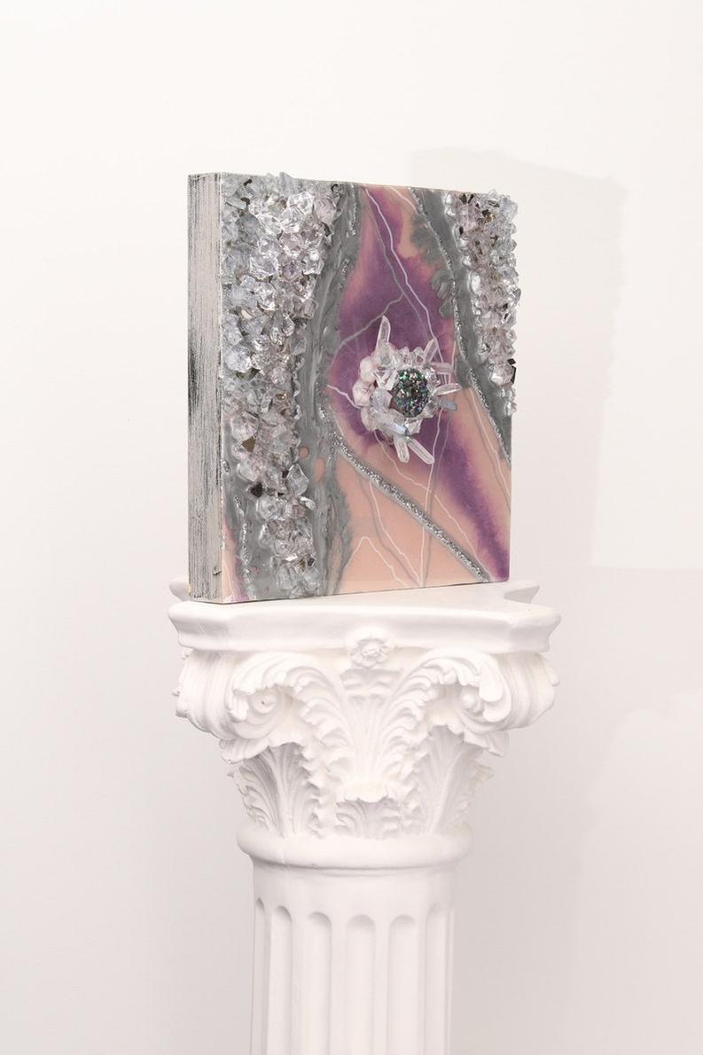Purple Majesty: Resin Stonework Sculpture-Wall Decor-BEESARI