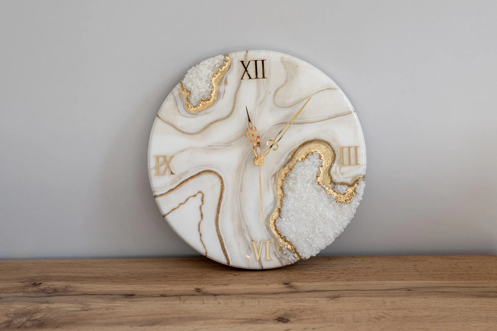 Stunning Gold Geode Resin Wall Clock with Natural Crystals – Unique 13.8 Inch Gold Geode Clock for Wall Decor, Luxury Resin Clock with Crystal Accents for Modern Interiors-Wall Clock-BEESARI