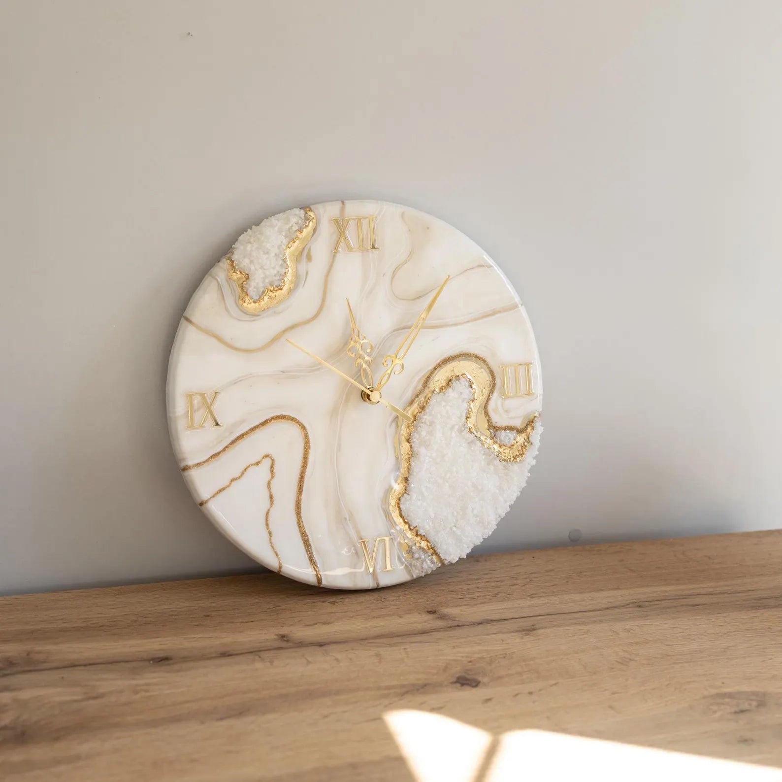 Stunning Gold Geode Resin Wall Clock with Natural Crystals – Unique 13.8 Inch Gold Geode Clock for Wall Decor, Luxury Resin Clock with Crystal Accents for Modern Interiors-Wall Clock-BEESARI