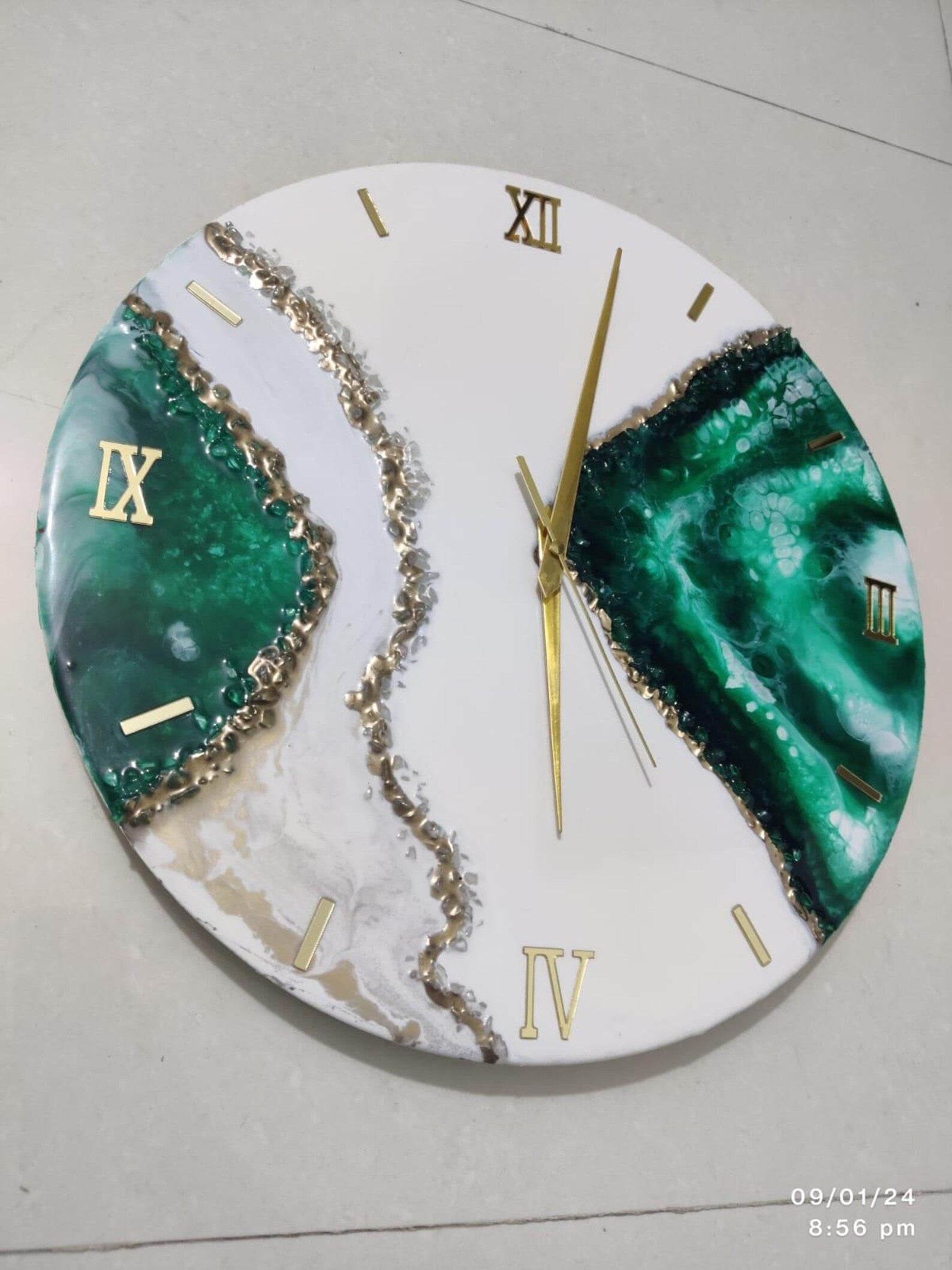 White and Green Resin Wall Clock – Unique Handmade Resin Wall Clock, Green and White Resin Clock, Decorative Custom Resin Clock for Living Room Home Décor-Wall Clock-BEESARI