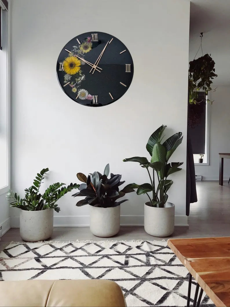 Handmade Epoxy Resin Wall Clock with Dried Flowers – Custom Floral Wall Art – Modern Home Decor and Unique Gift – Botanical Timepiece with Real Blooms