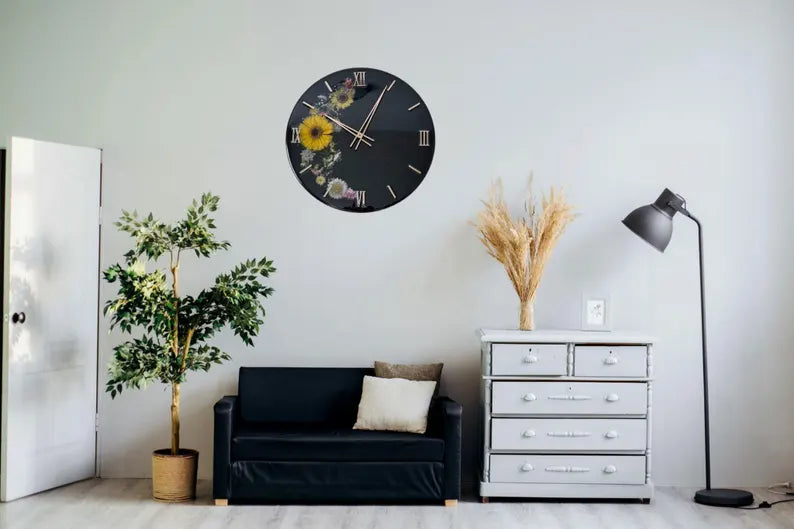 Handmade Epoxy Resin Wall Clock with Dried Flowers – Custom Floral Wall Art – Modern Home Decor and Unique Gift – Botanical Timepiece with Real Blooms