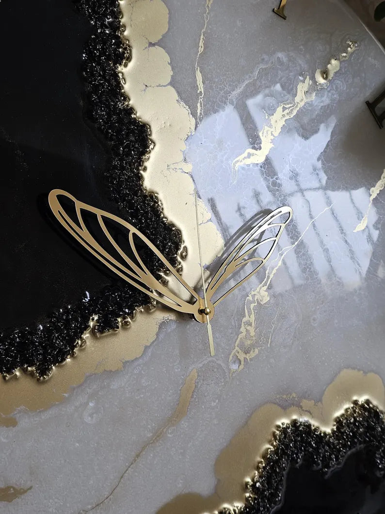 Handmade Resin Wall Clock – Unique Custom Design with Crystals – Artistic Epoxy Geode Clock for Home, Office & Living Room – Luxury Resin Wall Art Decor