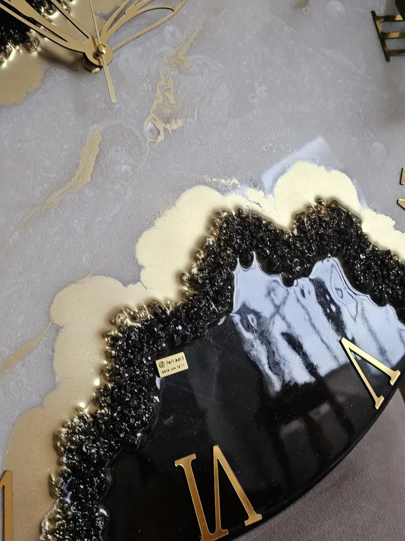 Handmade Resin Wall Clock – Unique Custom Design with Crystals – Artistic Epoxy Geode Clock for Home, Office & Living Room – Luxury Resin Wall Art Decor