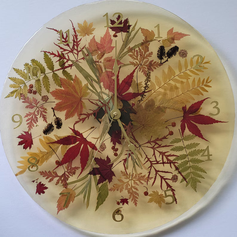 Handmade Resin Wall Clock with Real Pressed Leaves – Botanical Nature-Inspired Decor – Unique Eco-Friendly Gift for Home